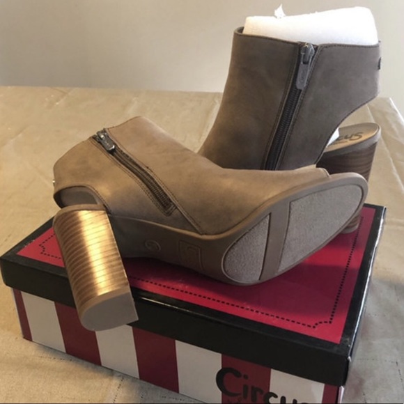 Circus By Sam Edelman Edna Taupe High Heel Booties Size 10 - Picture 11 of 11